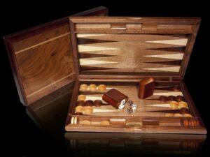 Dal Rossi Walnut Burl Quality Backgammon 19"